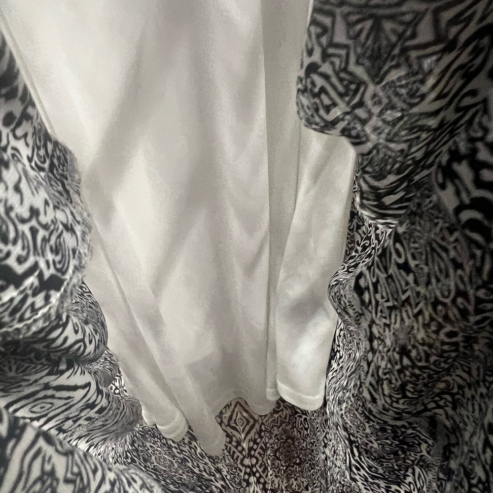 TORRID SZ 1 BLACK AND WHITE LONG LINED MAXI DRESS *BRAND NEW* - Picture 4 of 9